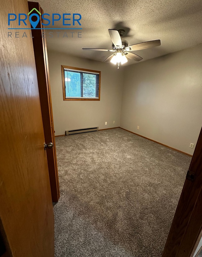 Building Photo - Spacious 3 Bedroom In Quiet Area Unit GA3226 Rental