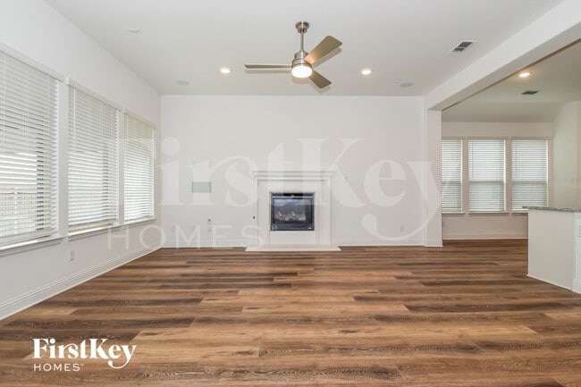 Photo - 2811 Winchester Ave