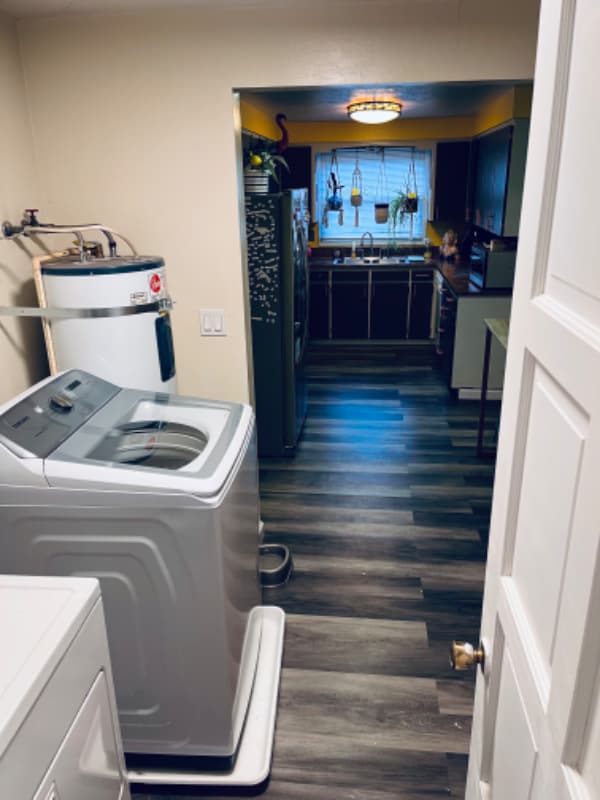 Photo - 975 Cross St SE