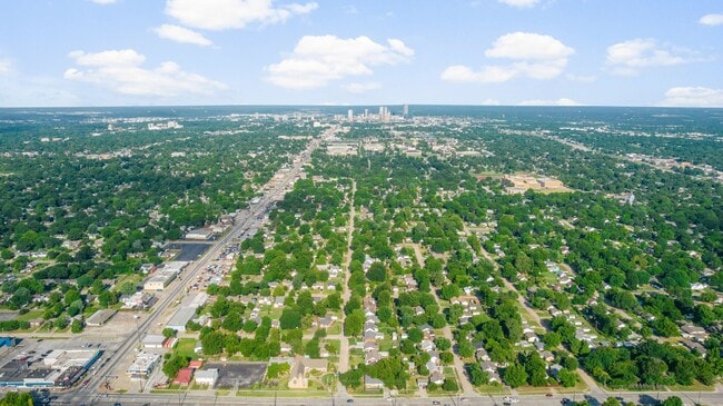 Photo - Great TU location9th & Yale!