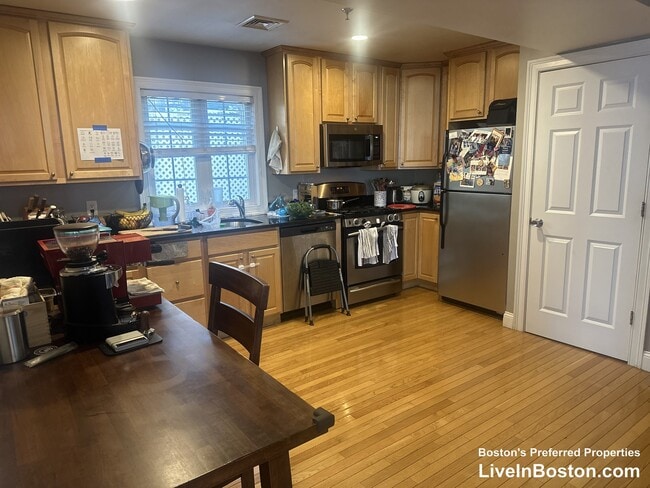 Photo - 144 Calumet St Unit 140-3