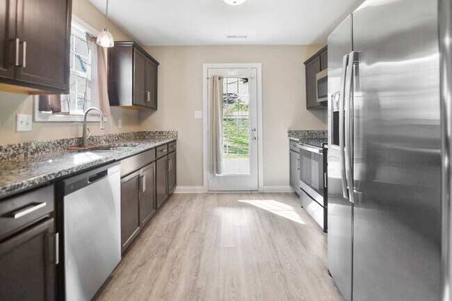 Photo - Pet Friendly Three Bedroom!