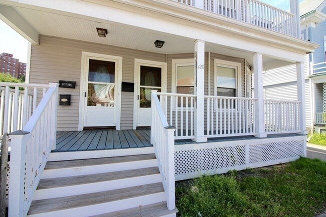Building Photo - 420 Essex St Unit 3