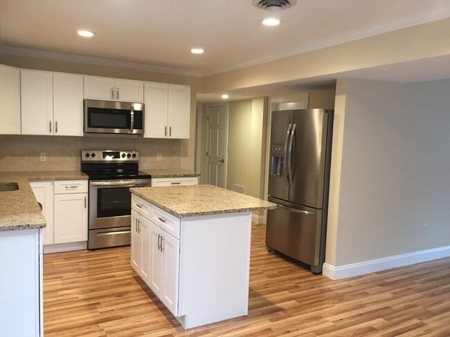 Building Photo - 1 Driftwood Dr Unit 1 Rental