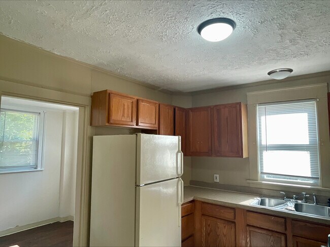 Photo - 887 N Howard St