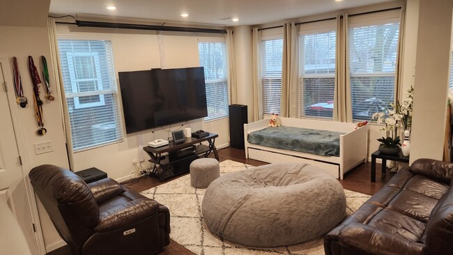 Photo - 529 Wolverine Dr