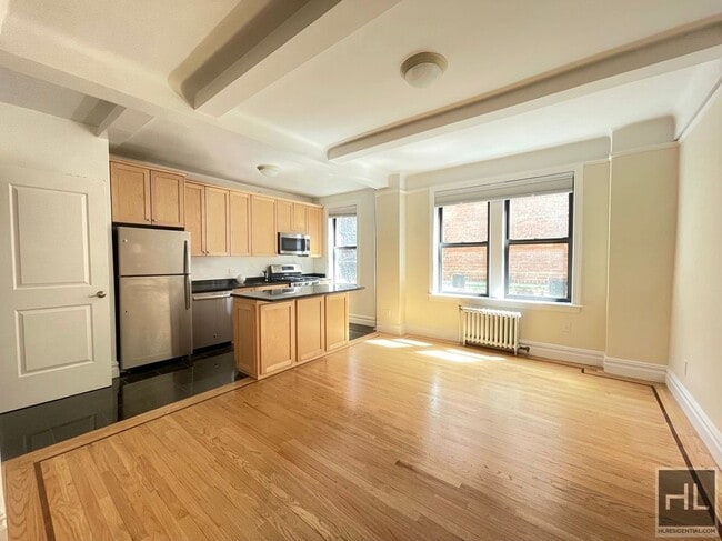 Building Photo - EAST 92 STREET Rental