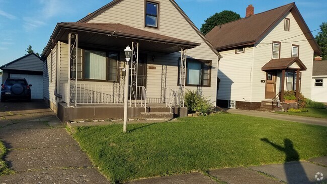 Building Photo - 2717 Post Ave Rental