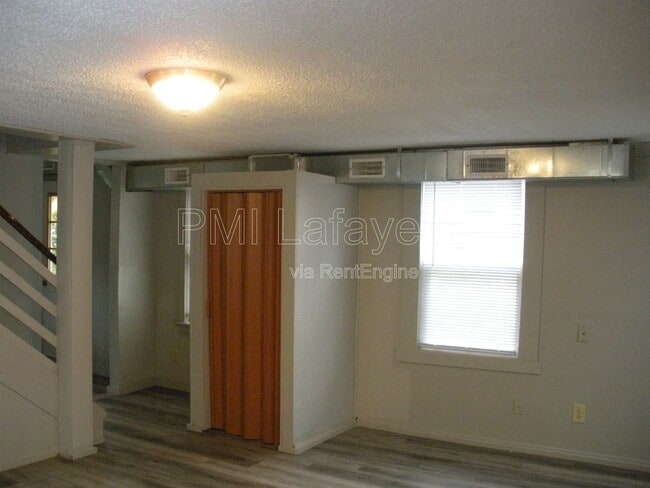 Photo - 106 E Vine St