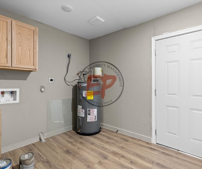 Photo - 507 Harbour Ave