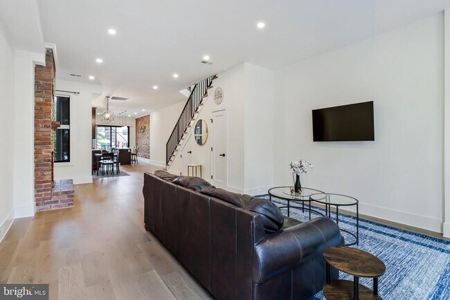 Photo - 29 N St NW