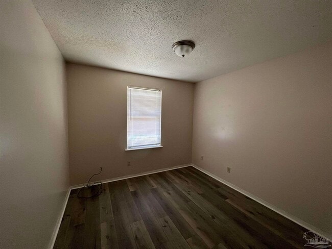 Photo - 410 Deborah Ln