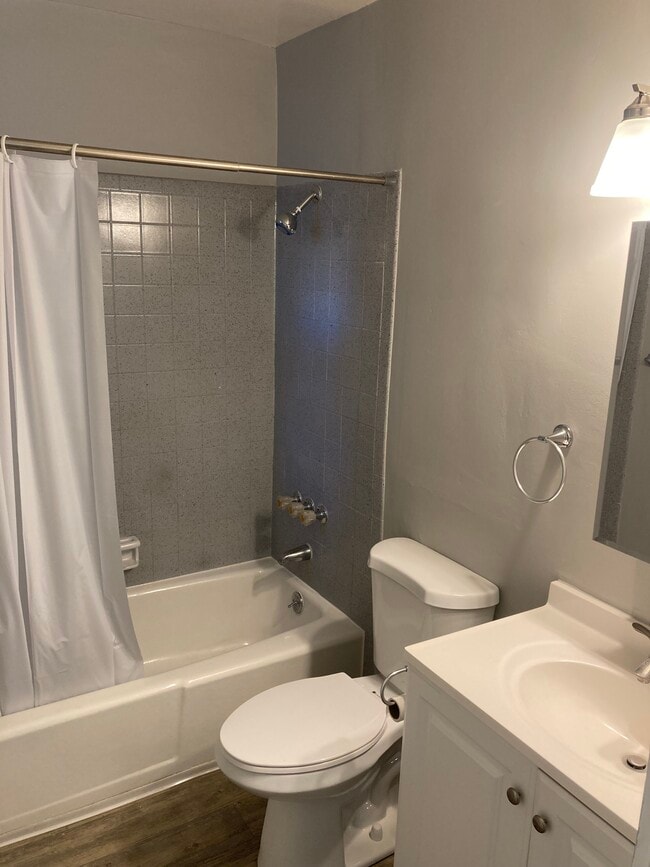 baño principal - 3345 Herman Ave