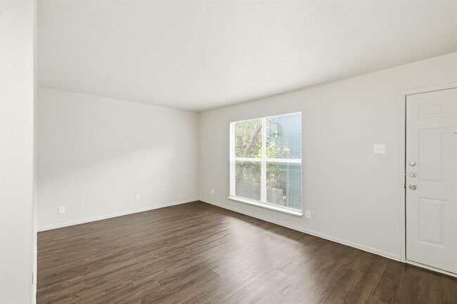 Photo - 2319 Greenfield Pkwy Unit 210