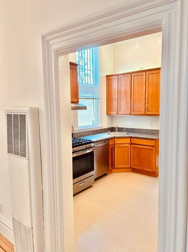 Photo - 2116-2118 Greenwich Street Unit 02