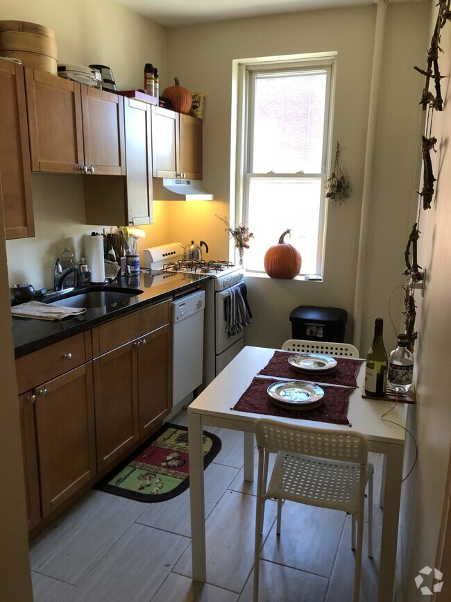 Building Photo - 1173 Commonwealth Ave Unit 3 Rental