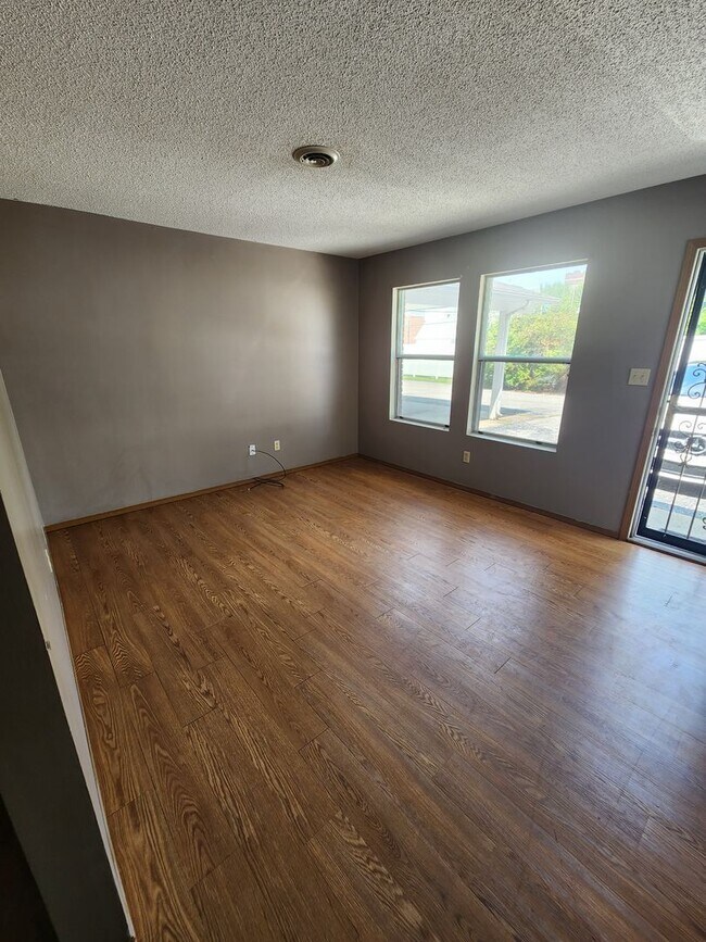 Photo - 1005 W Cherry St Unit B