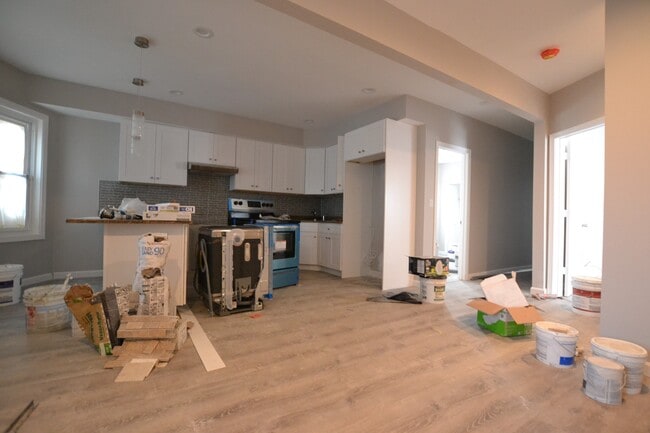 Building Photo - 39 Long Ave Rental