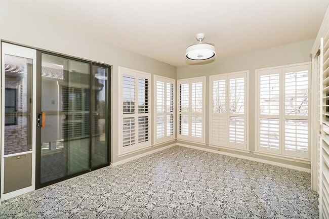 Photo - 208 Crescent Bluff