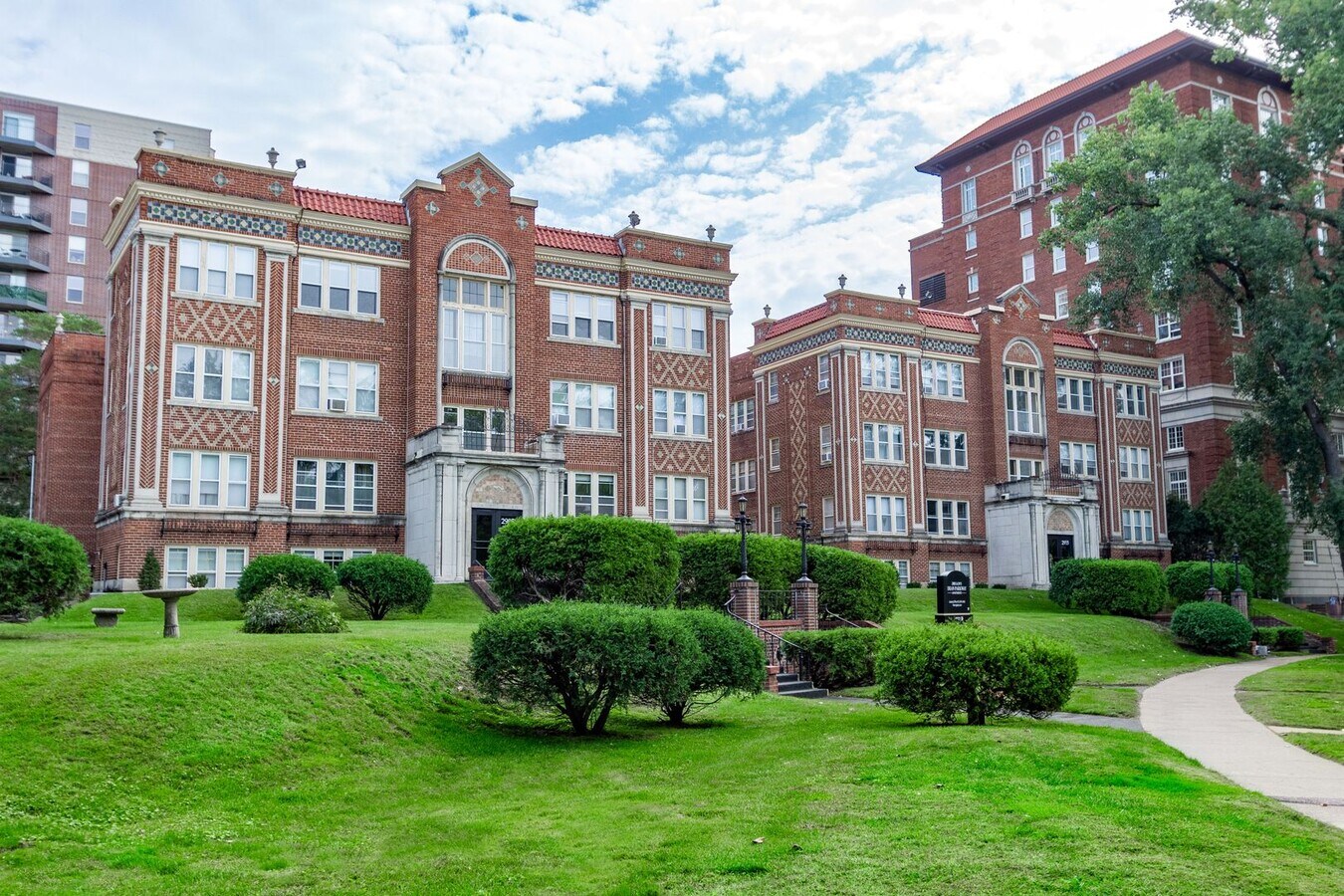 Calhoun Beach Apartments - Calhoun Beach Apartments