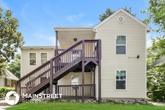 Building Photo - 1339 S 28th St