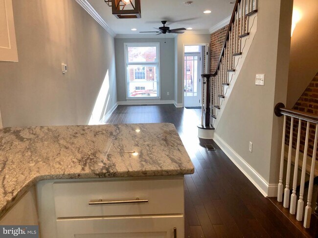 Photo - 632 S Decker Ave