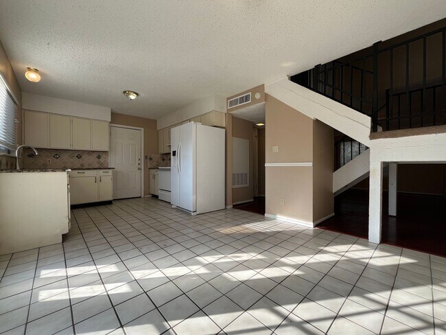 Photo - 3/1.5 Townhouse in Great location