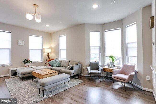 Photo - 16233 Coolidge Ave