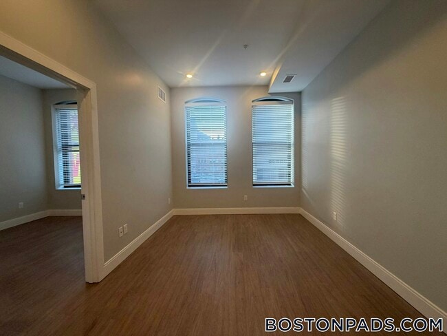 Photo - 517 Main St Unit 301