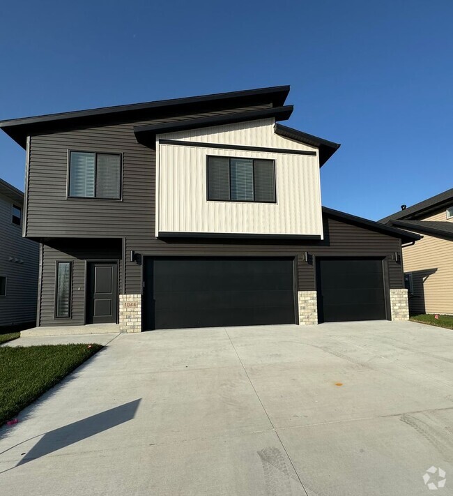 Building Photo - Newly Built in the Wilds neighborhood of W... Rental