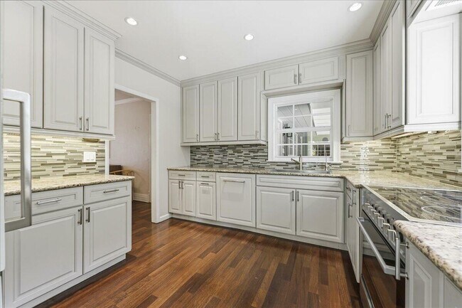 Photo - 459 NE 15th Ave