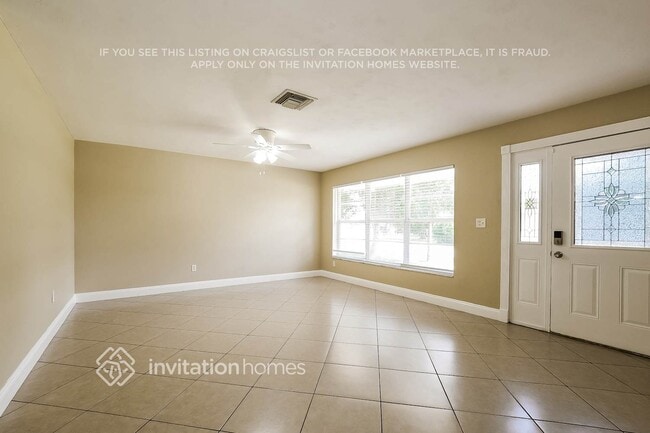 1324 W Hartley Cir