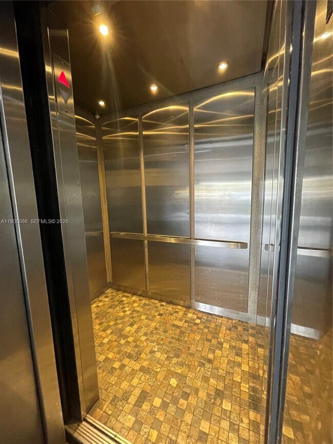 Photo - 1300 Lincoln Rd Unit C403