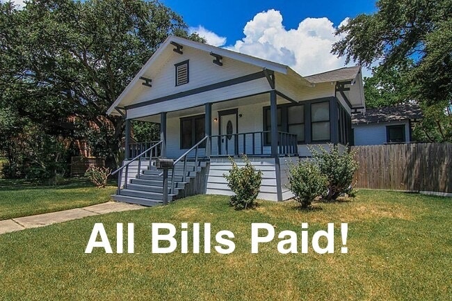 Photo - 2 11th Ave N (Texas City, TX)