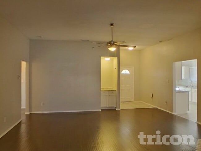 Photo - 1712 Tigris Trail