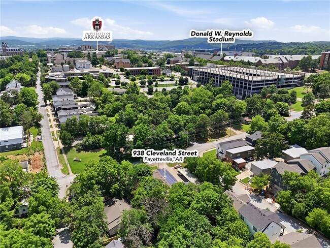 938 W Cleveland St Unit 205
