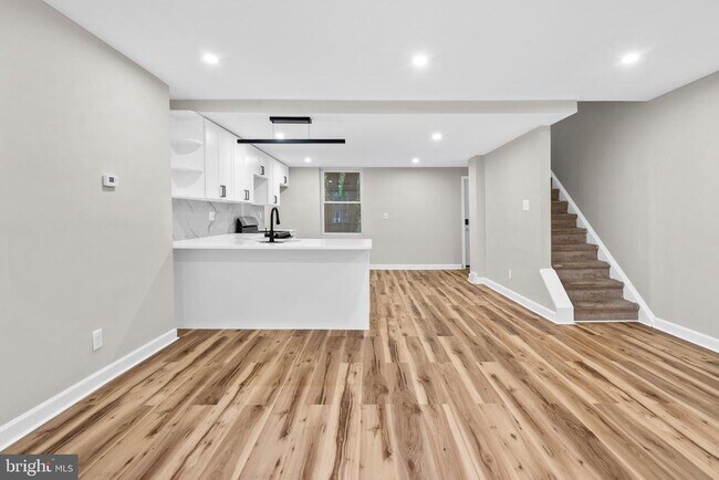 Photo - 1908 N Croskey St