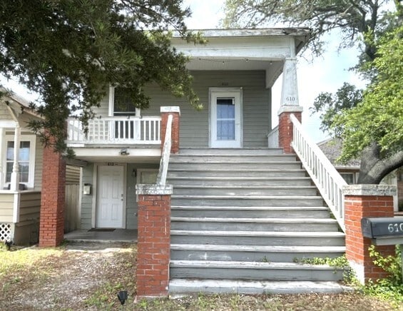 Building Photo - 610 Church St