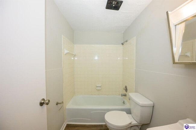 Photo - 3640 Flaherty Rd Unit Apt #6