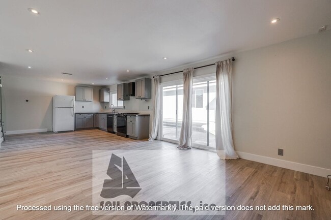 Photo - 11875 Wisteria Ave Unidad Front House