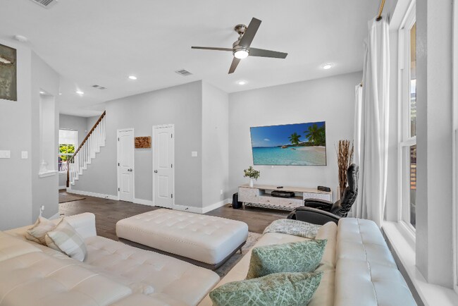 Photo - 10747 Dulcimer St