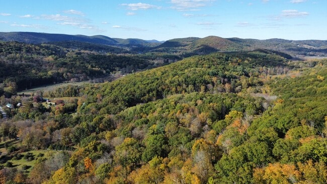 Photo - 570 Long Mountain Rd
