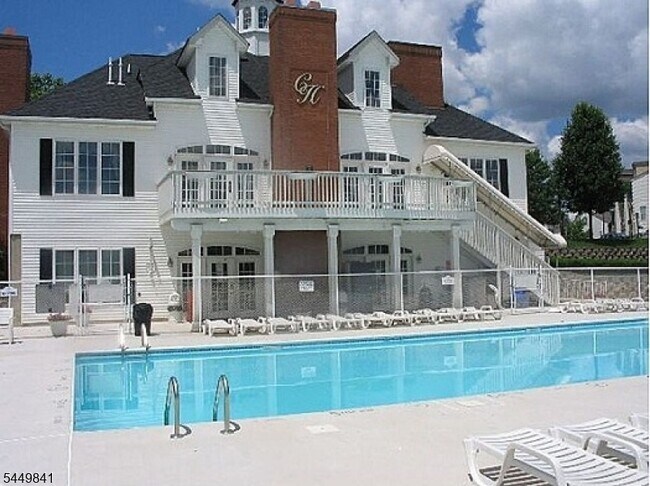 Photo - 567 Coventry Dr