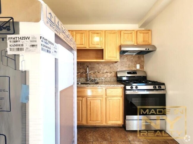 Building Photo - 2 bedroom in BAYSIDE NY 11361 Unit B Rental