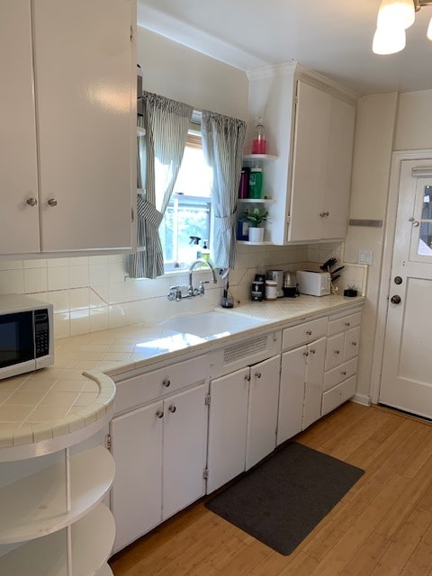 Photo - 585 California St