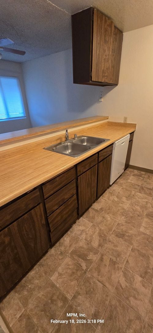 Building Photo - 7240 Sombrilla Ave Unit 6