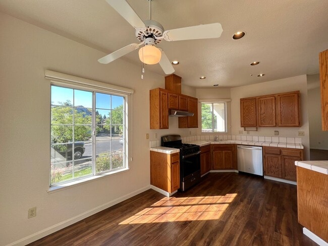 Photo - 3 Bedroom, 2 Bathroom Popular North Napa Rancho Las Flores Area