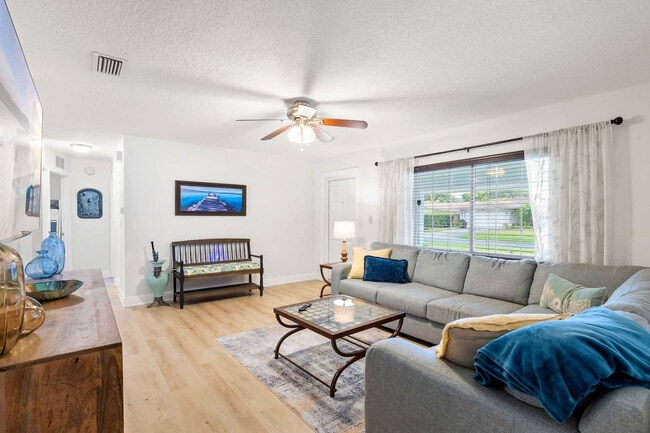 Photo - 6398 Woodland Blvd Unidad ID1366035P