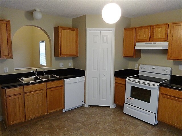 Photo - 6686 Gentle Oaks Dr E