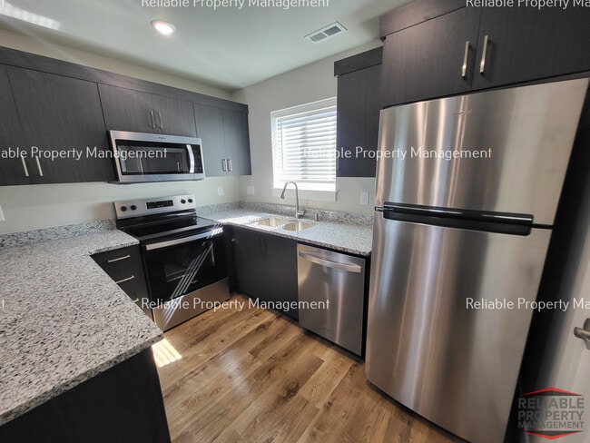 Photo - 1612 Hannah Ln